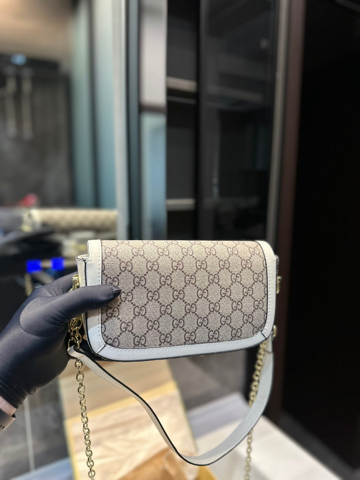 GUCCI BAG 211