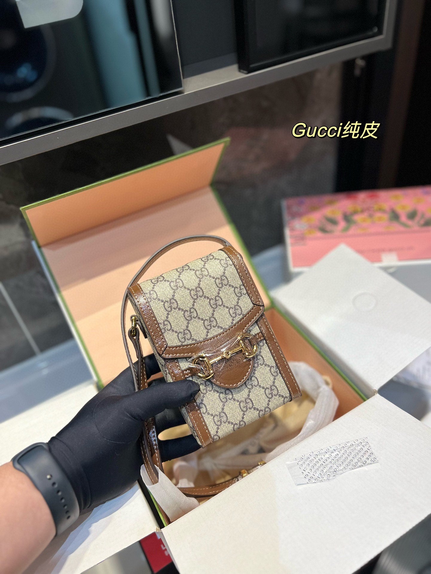 GUCCI BAG 221