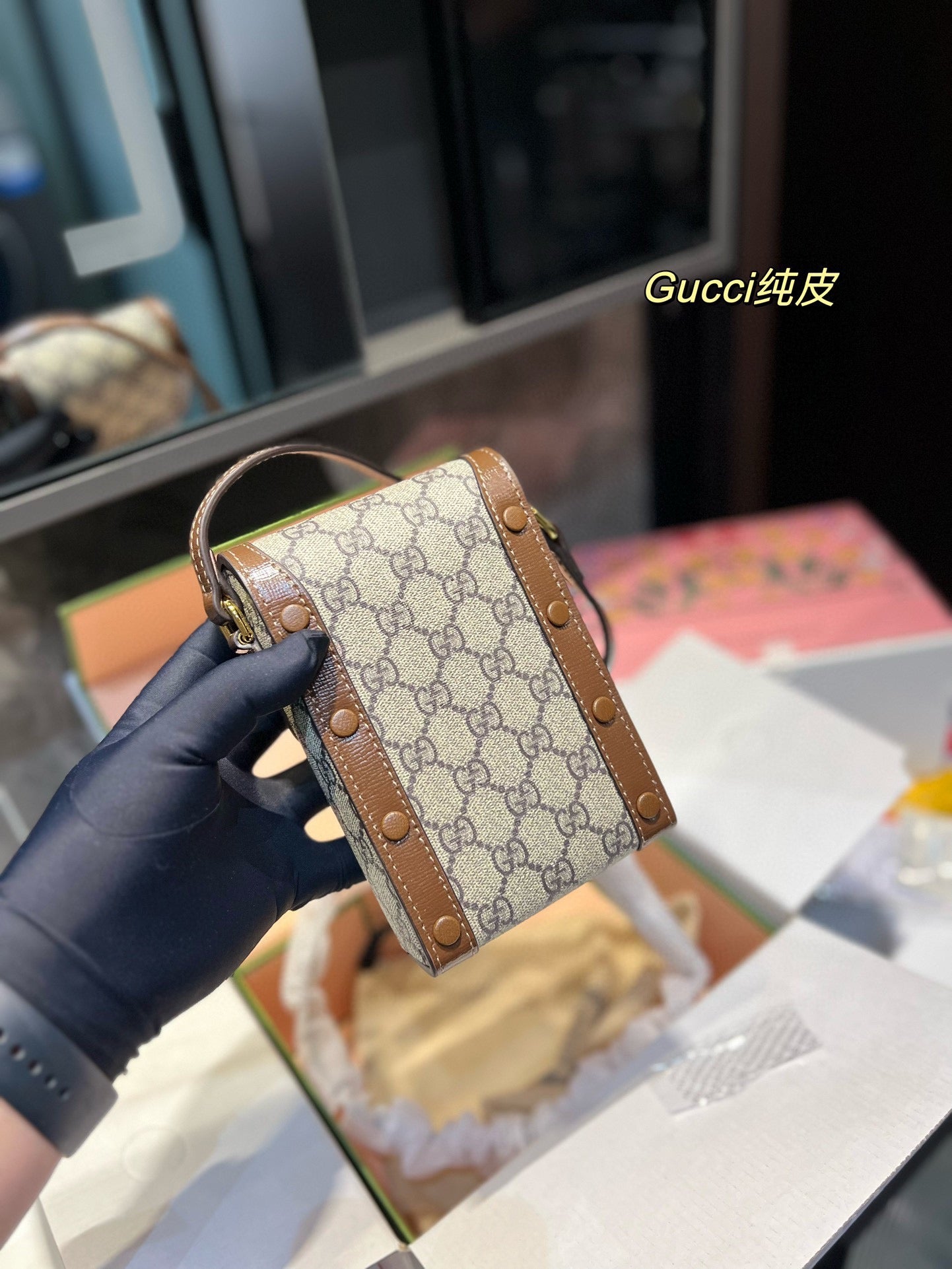 GUCCI BAG 221