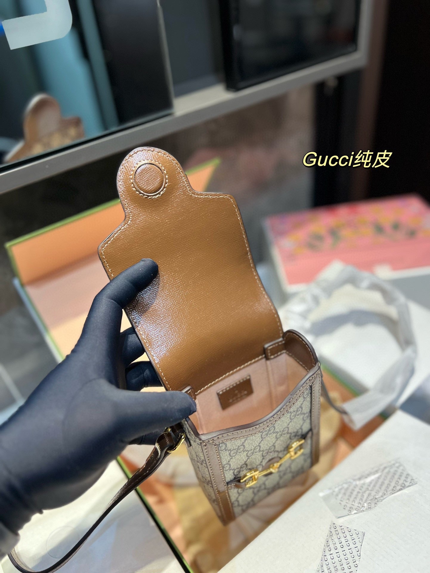 GUCCI BAG 221