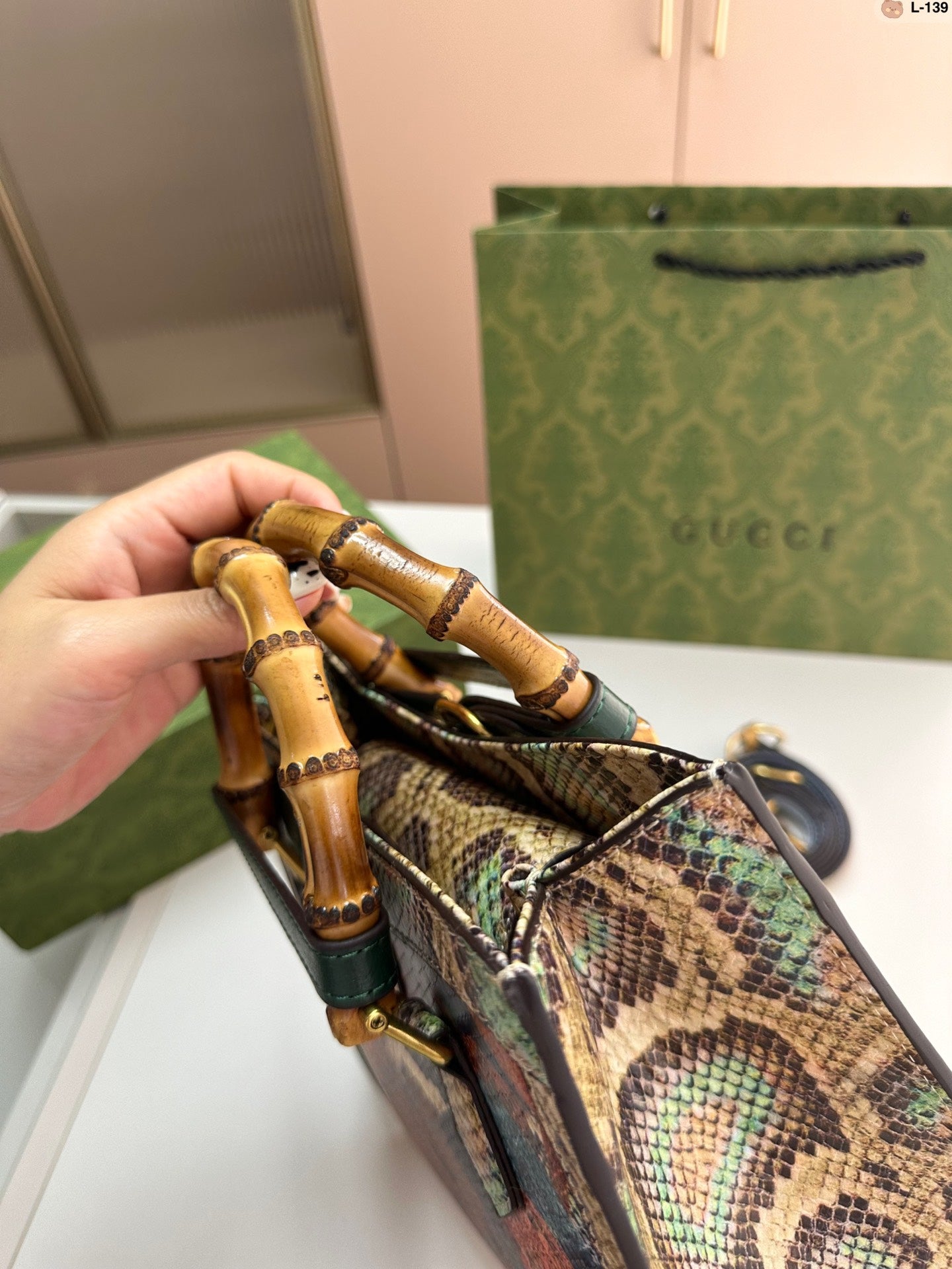GUCCI BAG 259