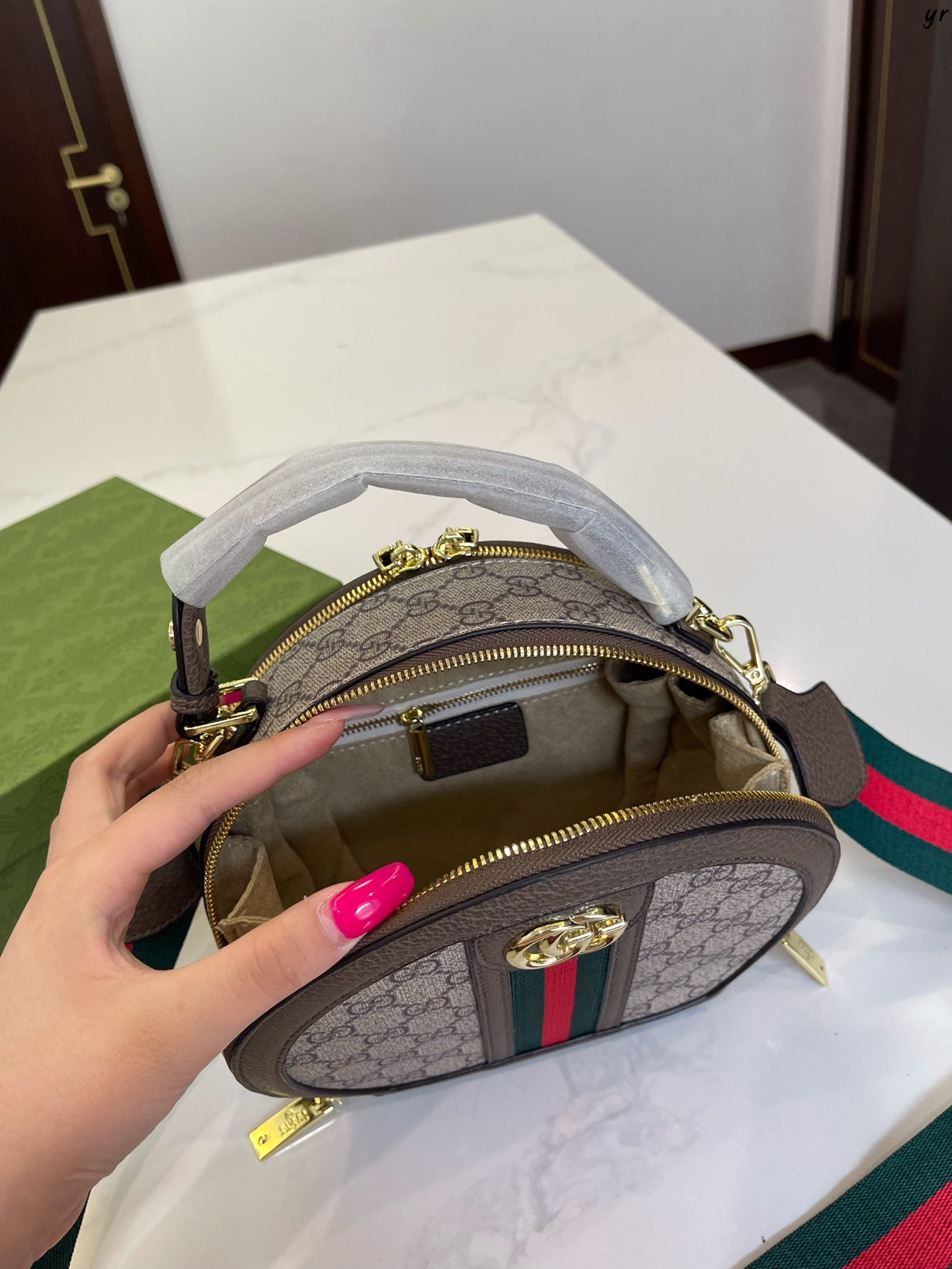 GUCCI BAG 274