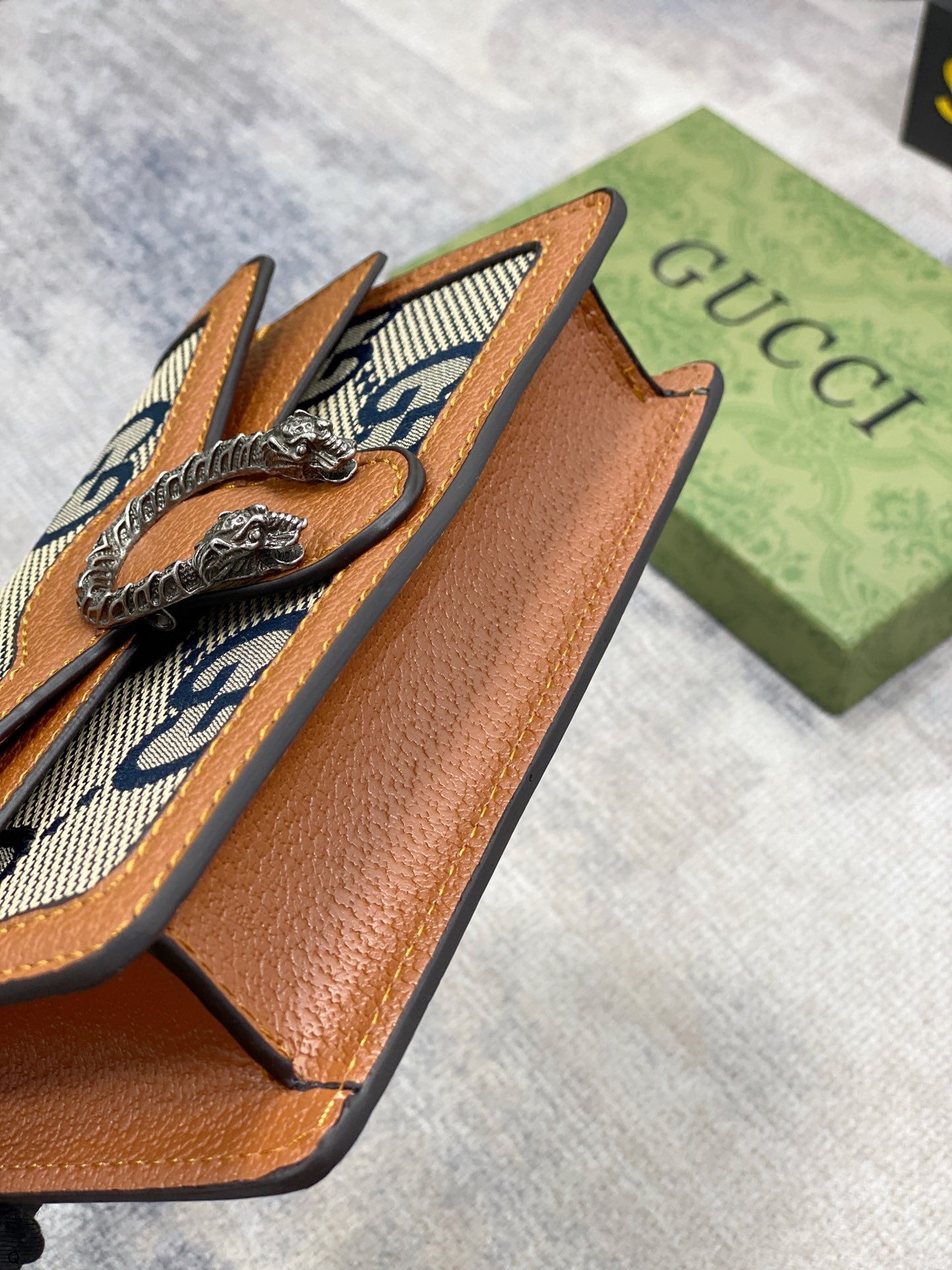 GUCCI BAG 302