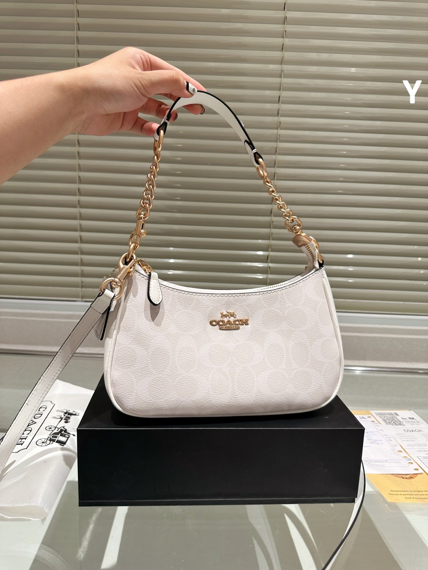 Co-BAG585