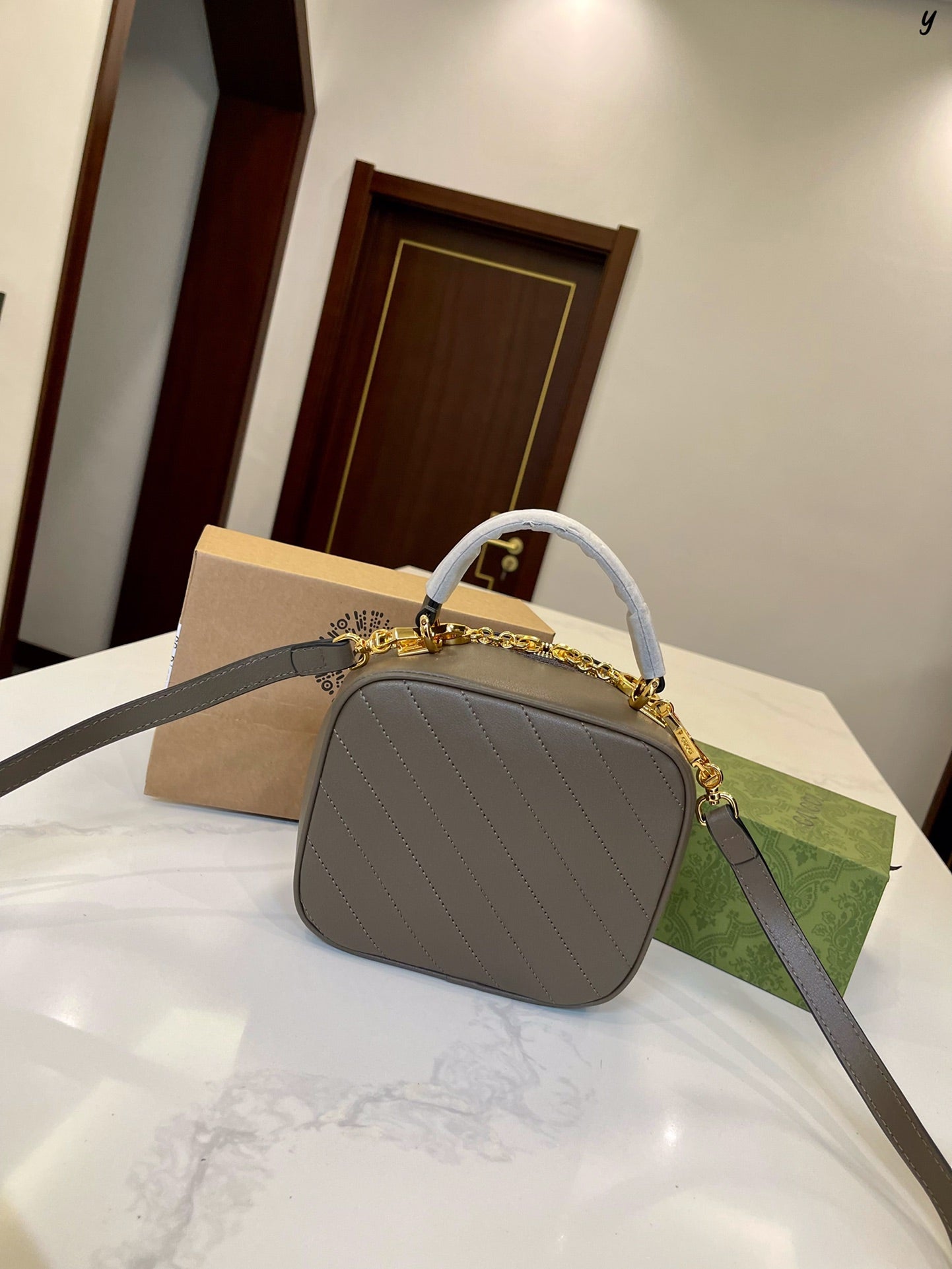 GUCCI BAG 406-4