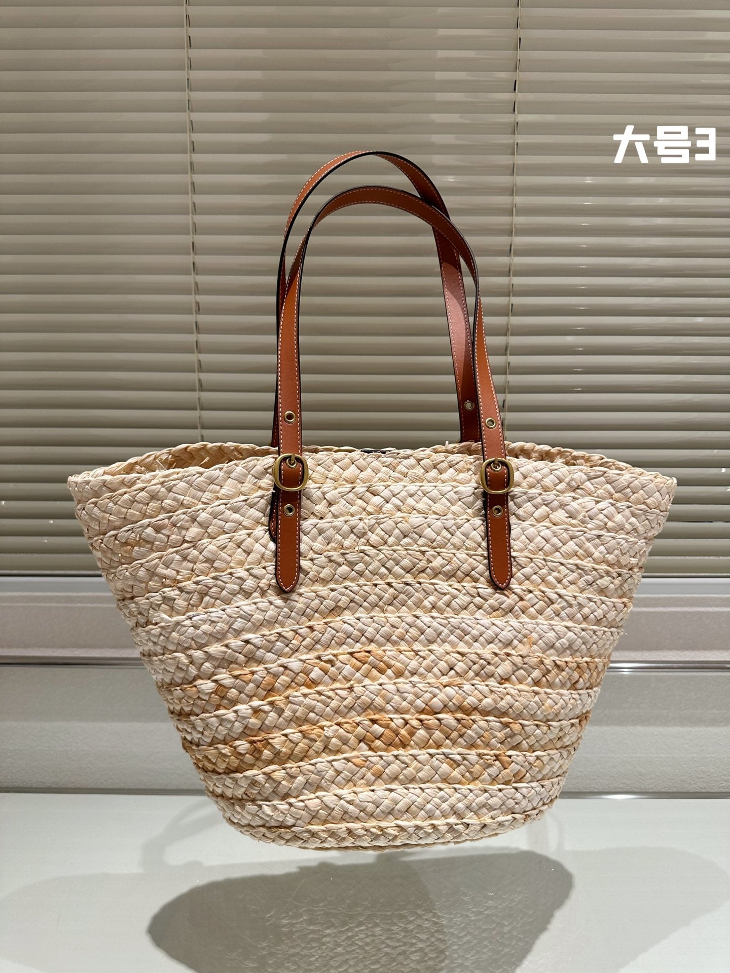 Co-BAG571