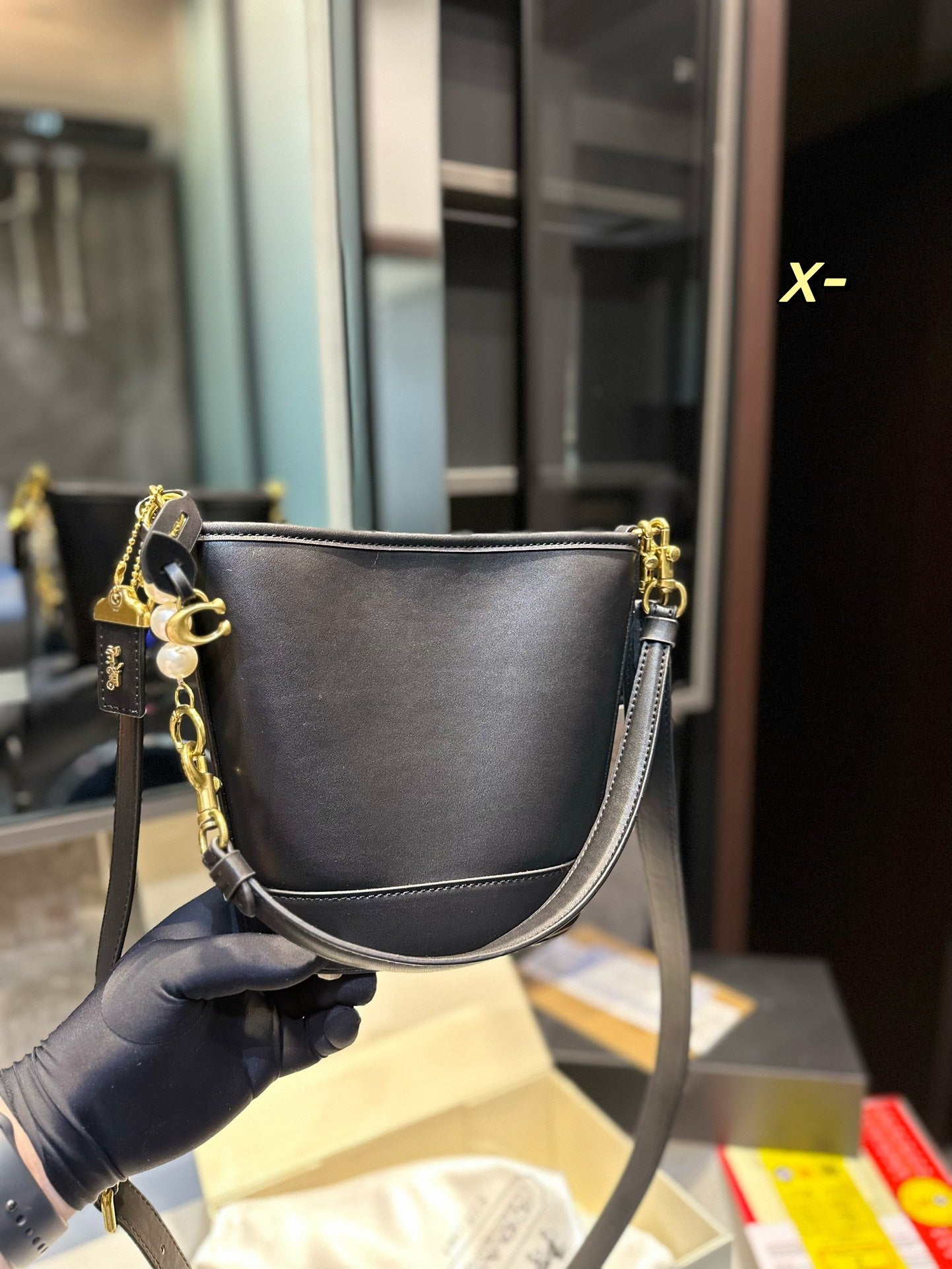 Co-BAG672