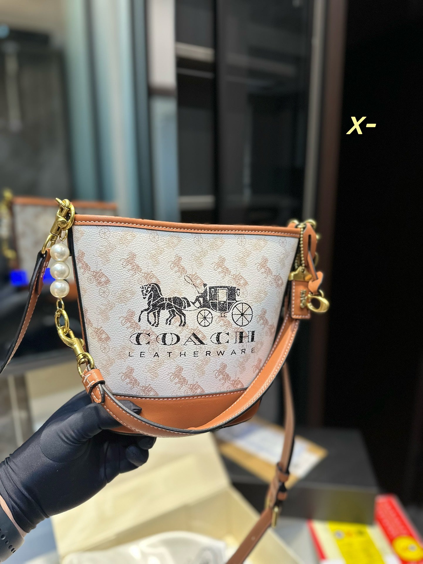 Co-BAG672