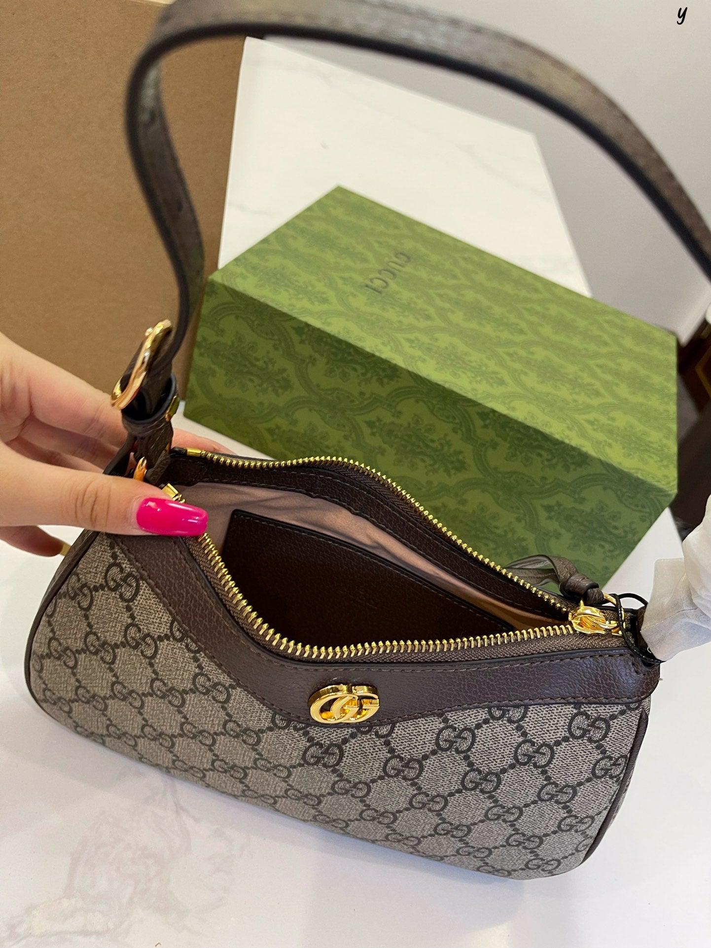 GUCCI BAG  410