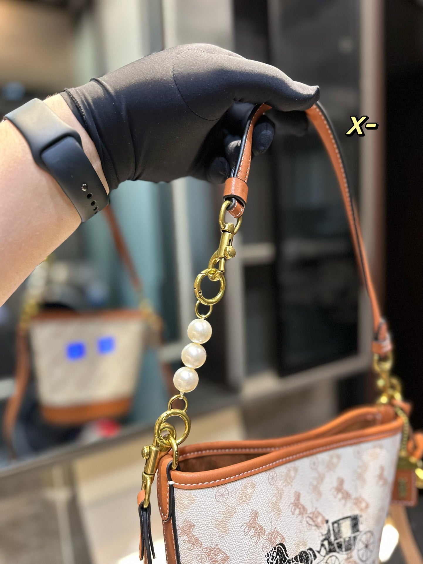 Co-BAG672
