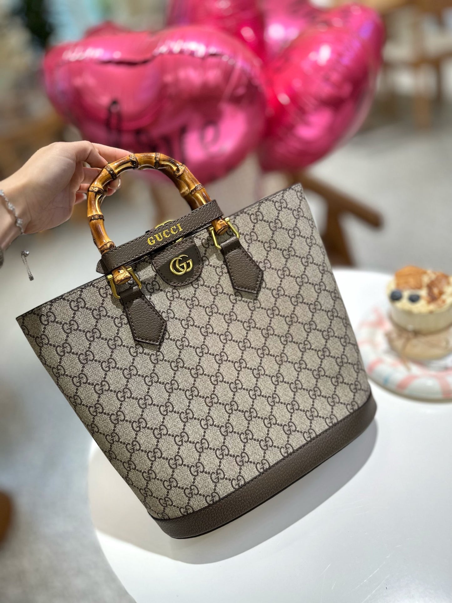 GUCCI BAG 421-1
