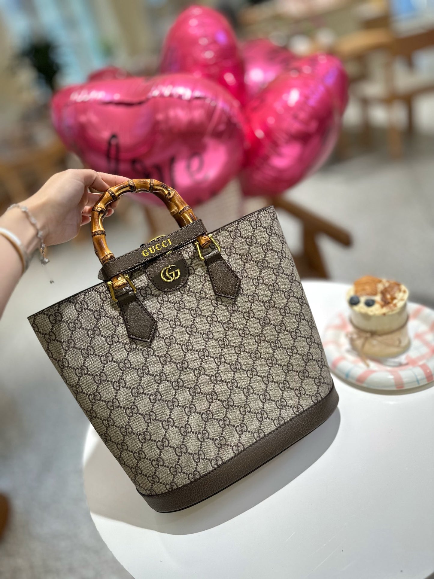 GUCCI BAG 421-1