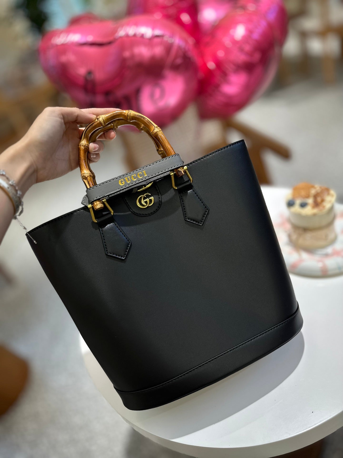 GUCCI BAG 421-1