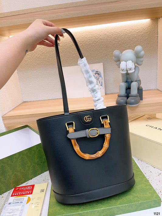 GUCCI BAG 421-2
