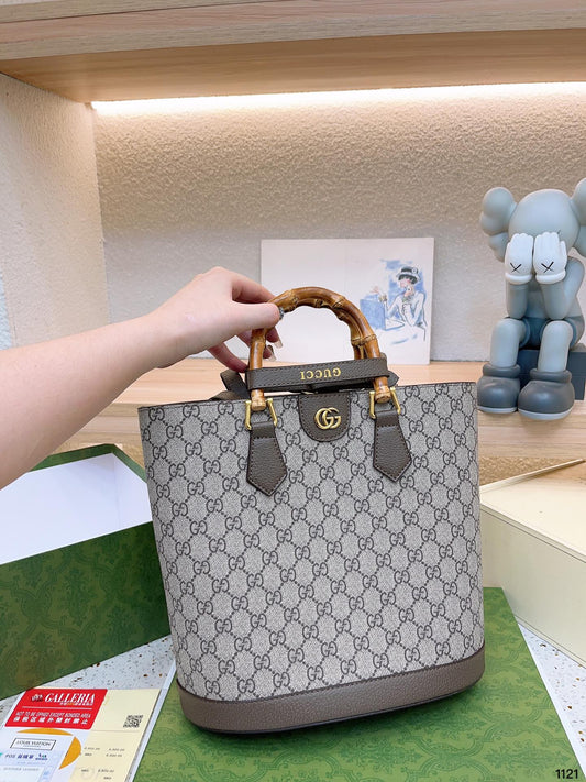 GUCCI BAG 421-3