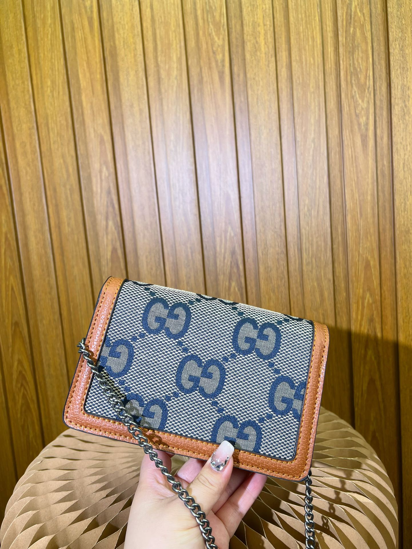 GUCCI BAG 423-2