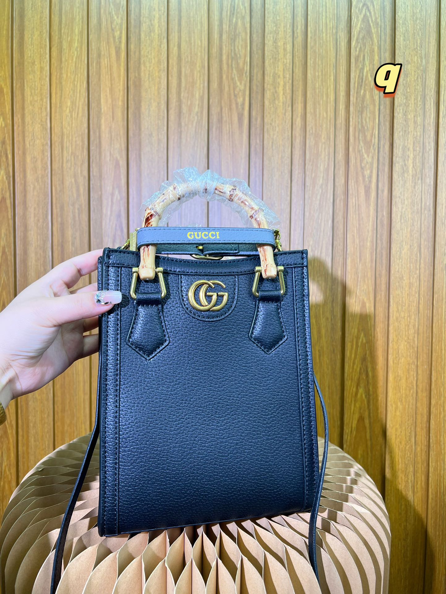 GUCCI BAG 425-1