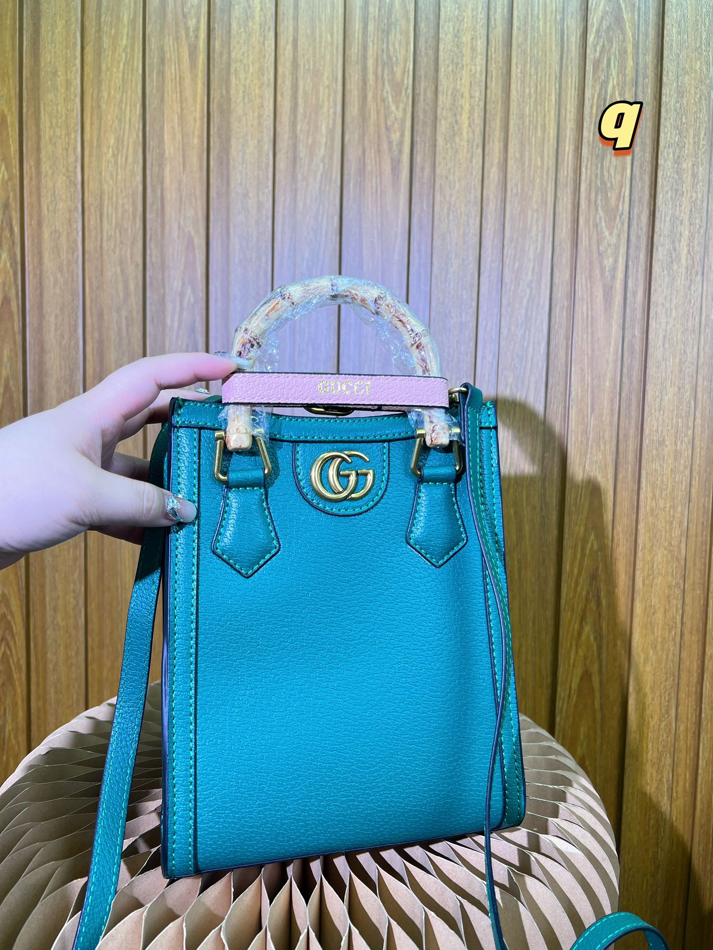 GUCCI BAG 425-1