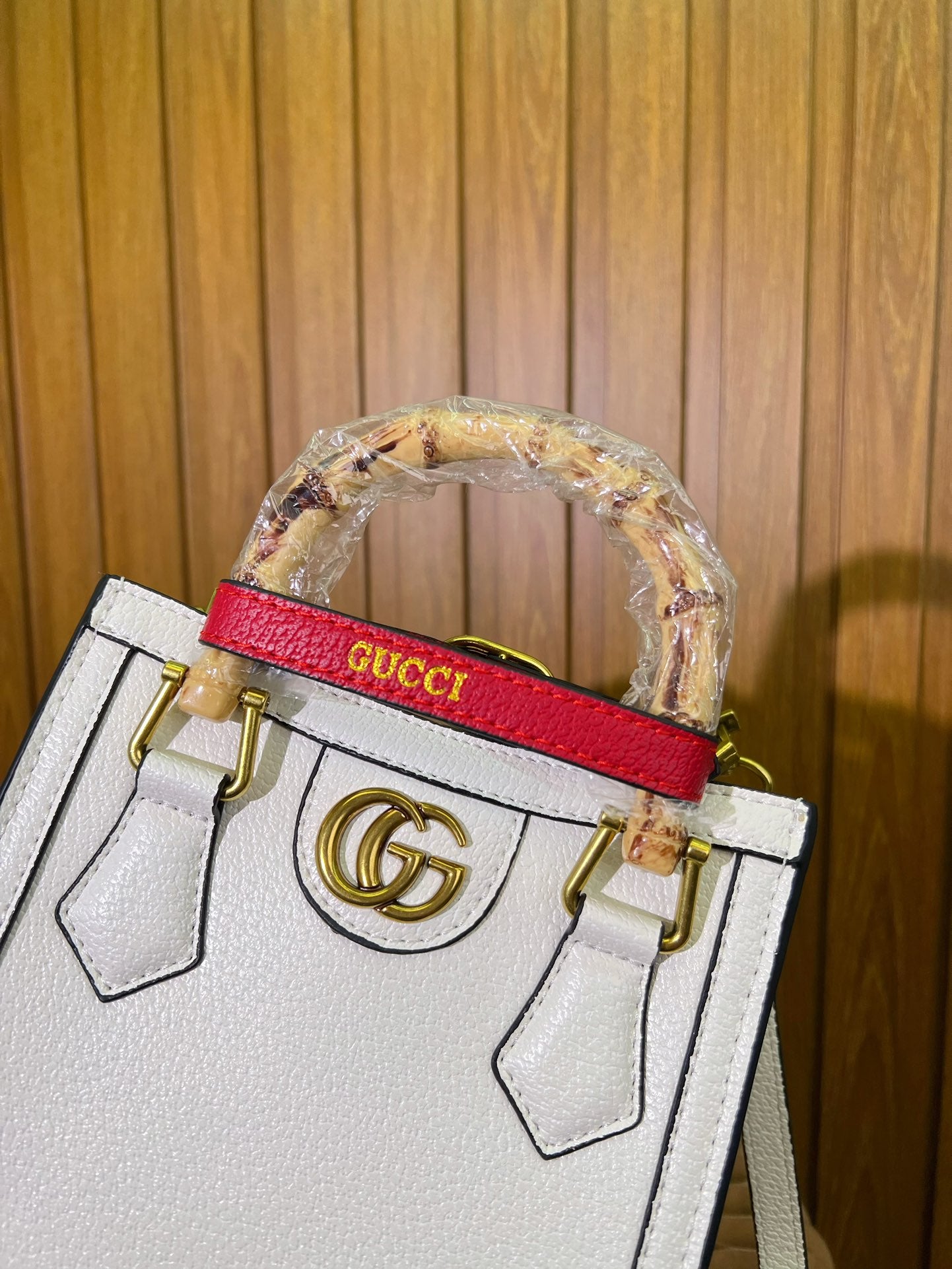 GUCCI BAG 425-2
