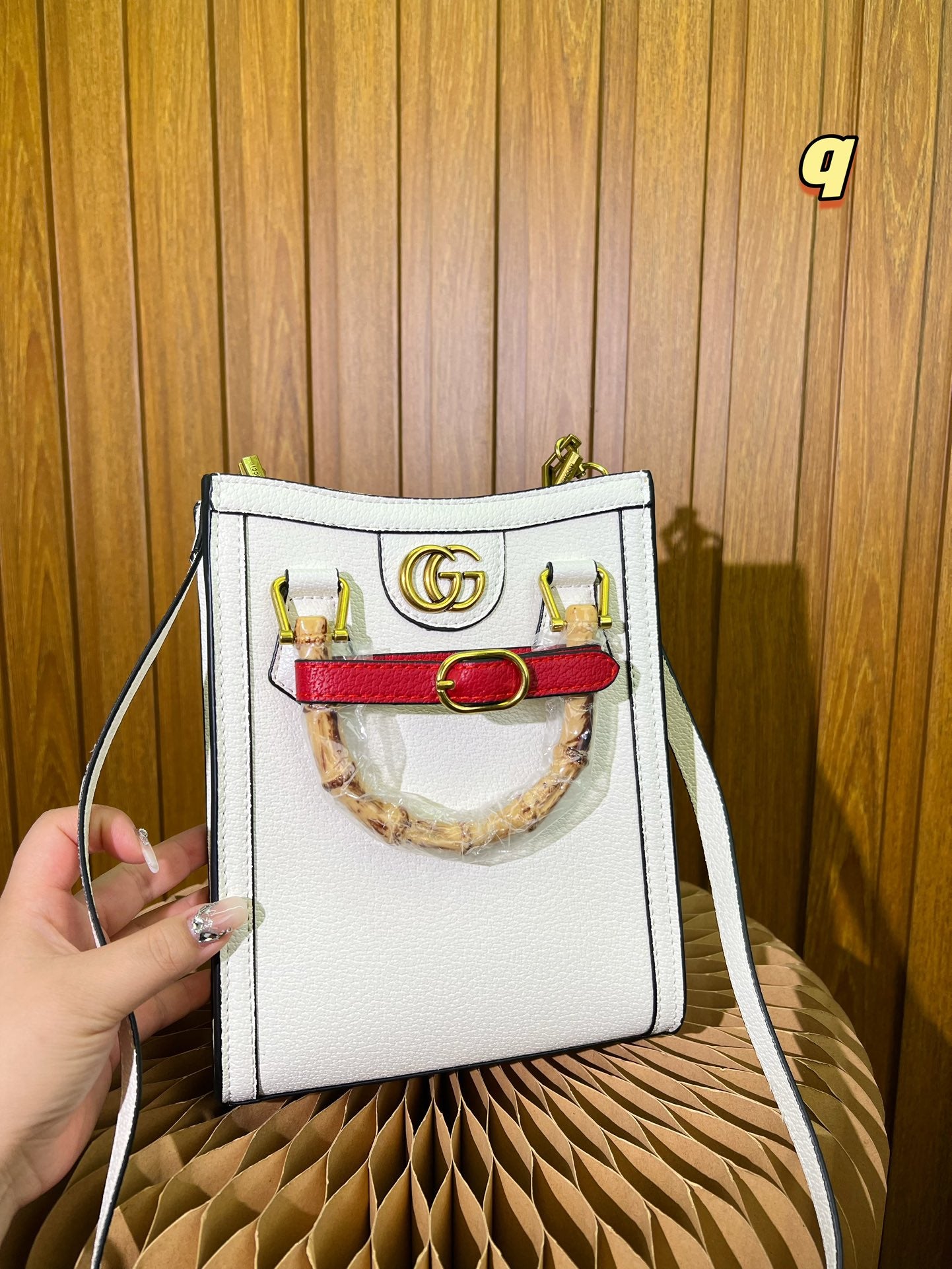 GUCCI BAG 425-2