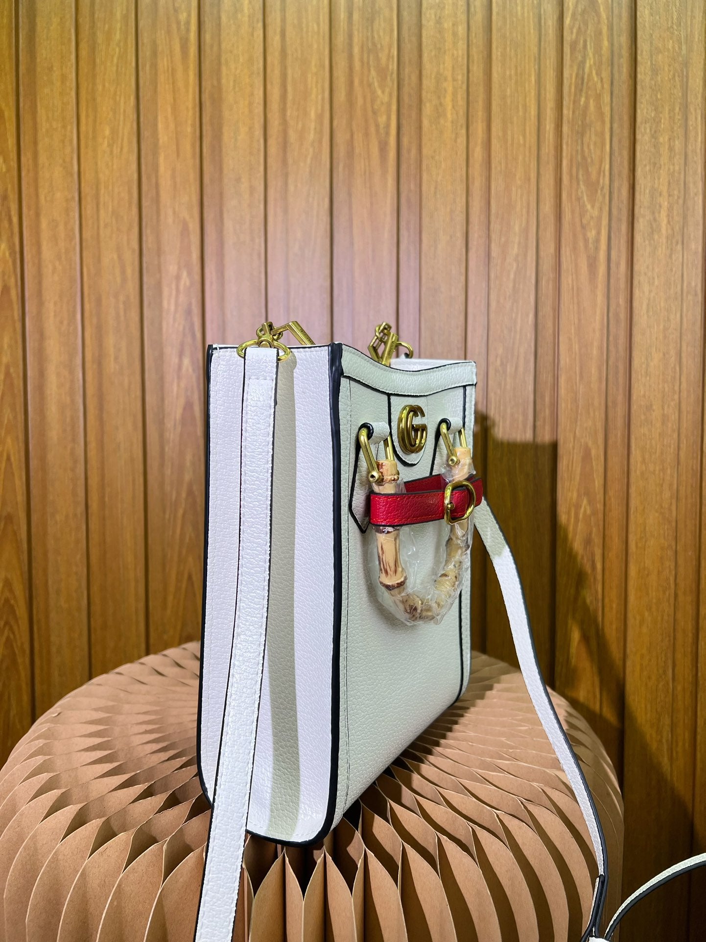 GUCCI BAG 425-2