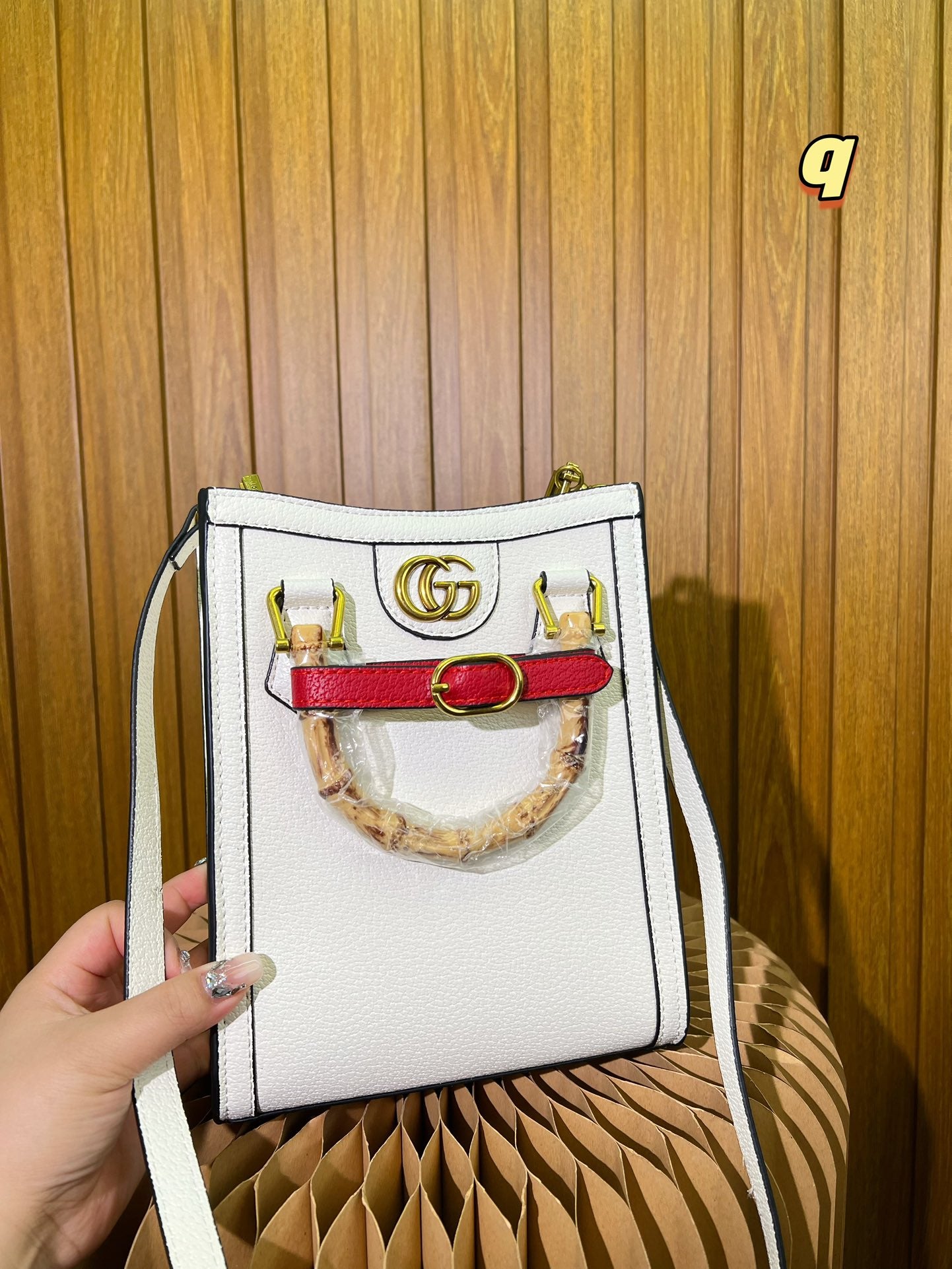 GUCCI BAG 425-2