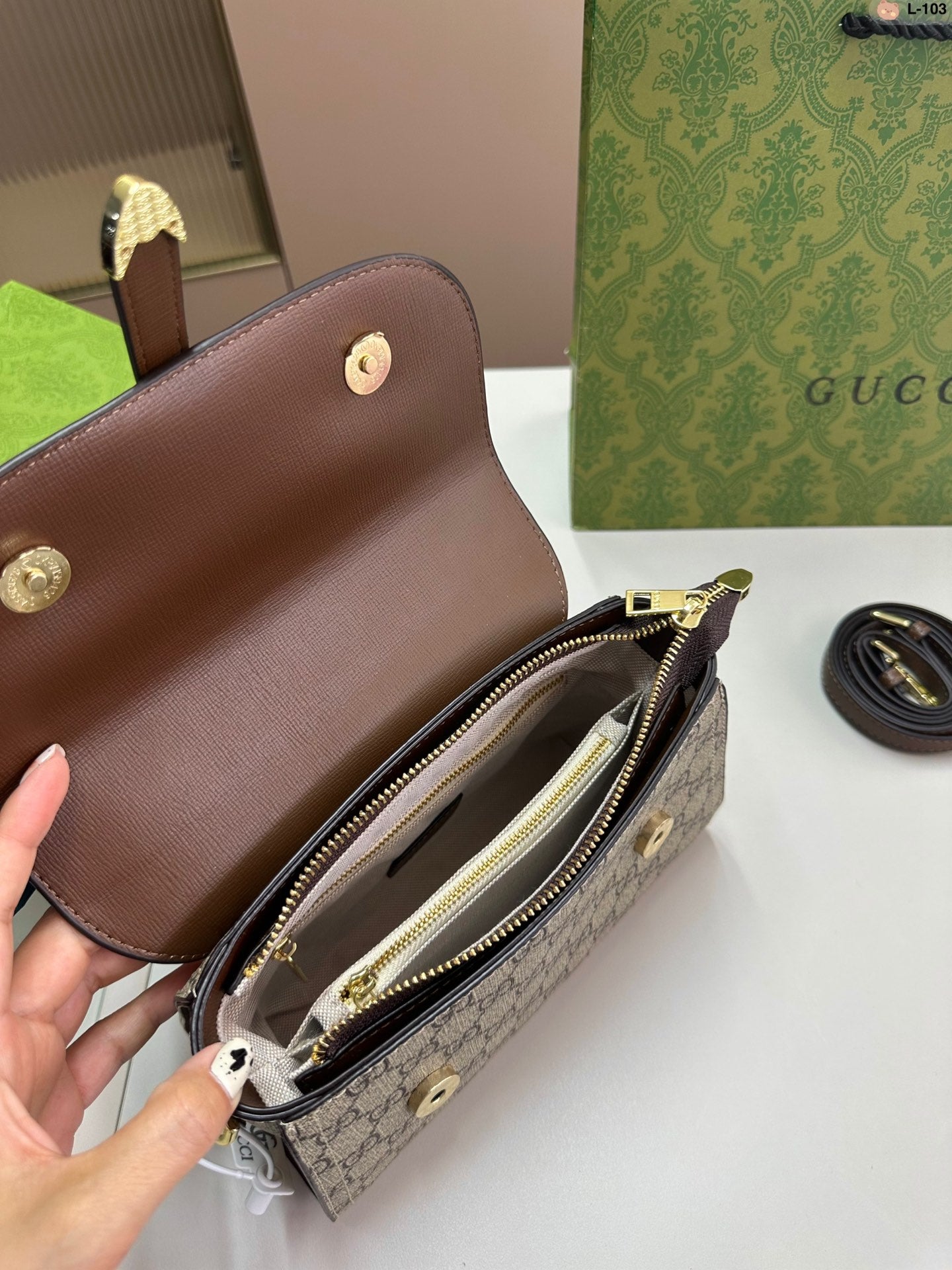GUCCI BAG  428