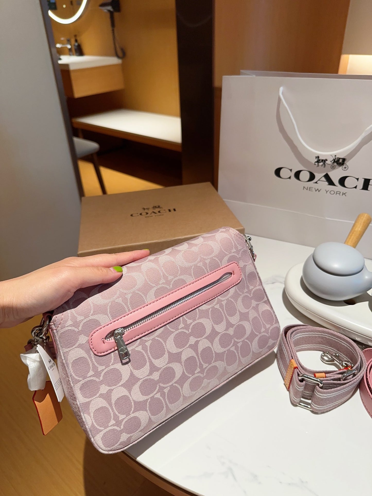 Co-BAG677
