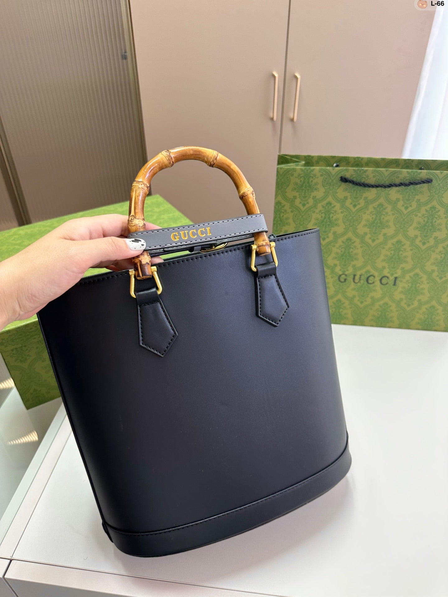 GUCCI BAG 432