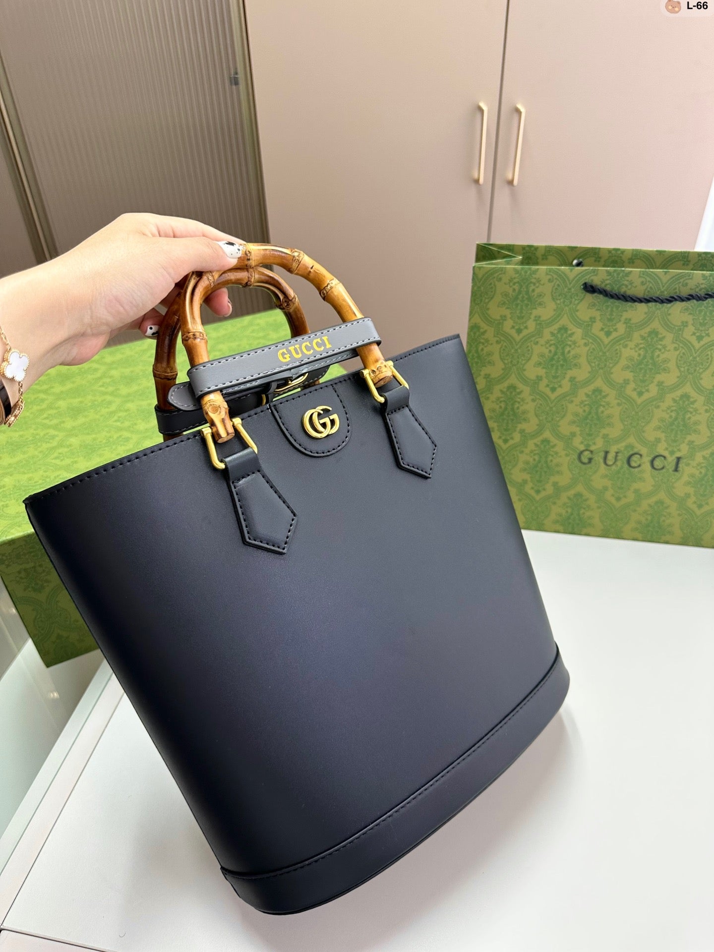 GUCCI BAG 432