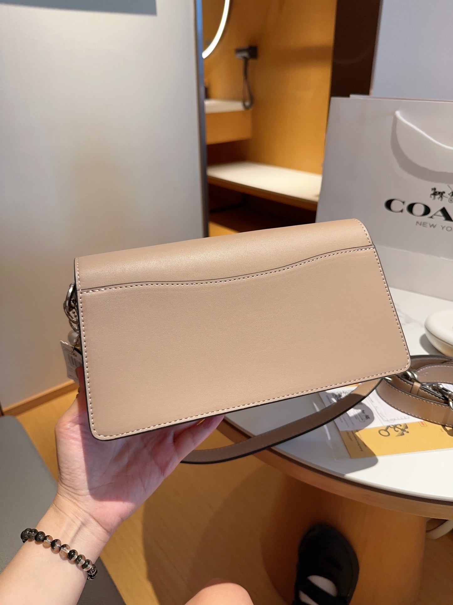 Co-BAG683