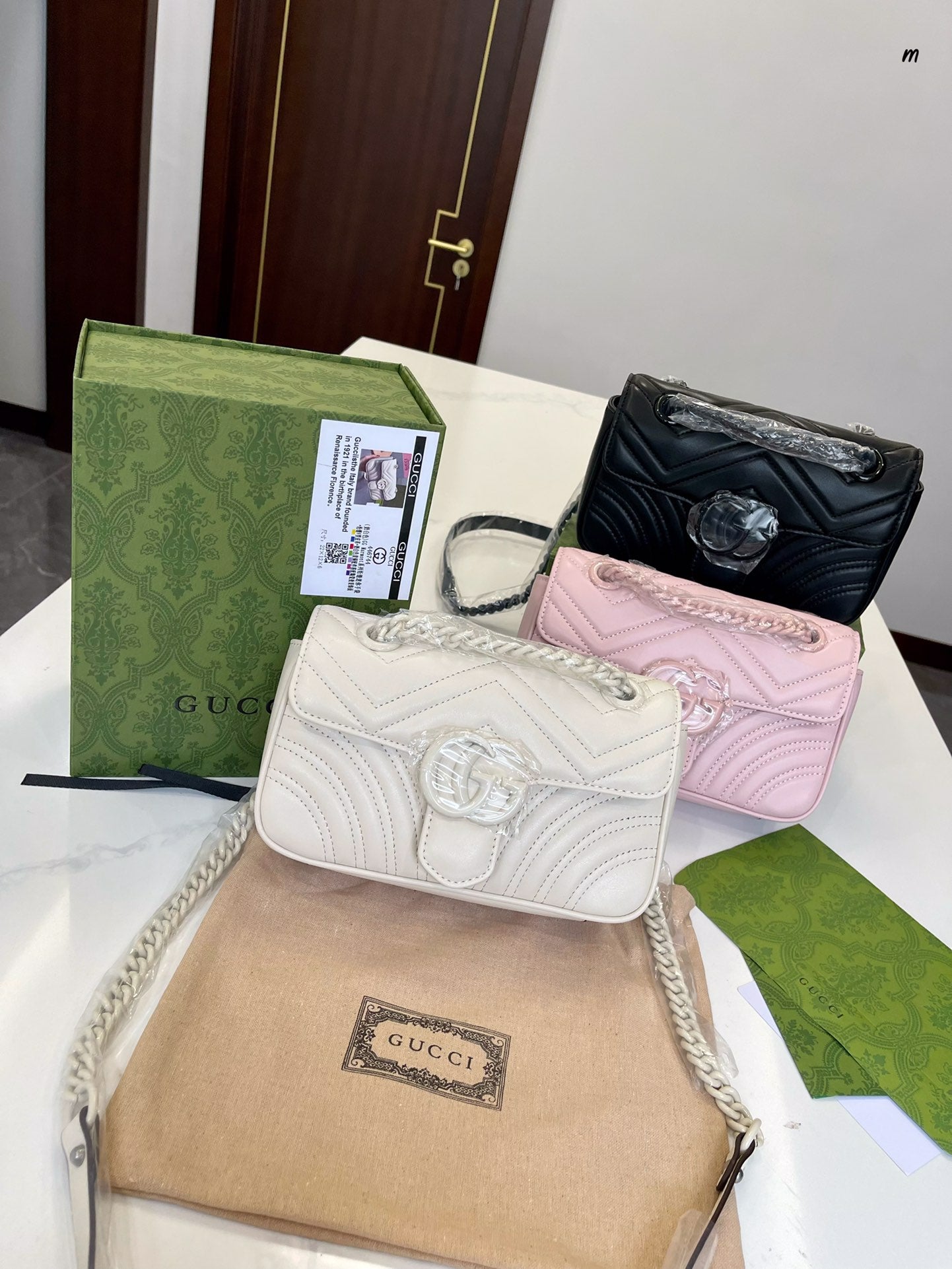 GUCCI BAG  511