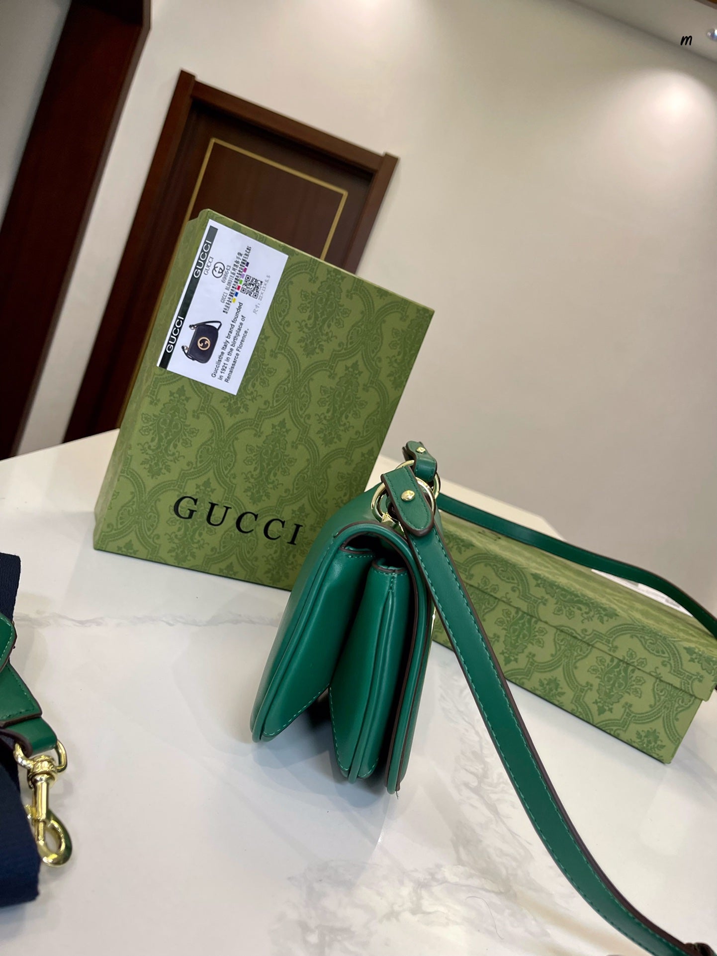 GUCCI BAG 513-2