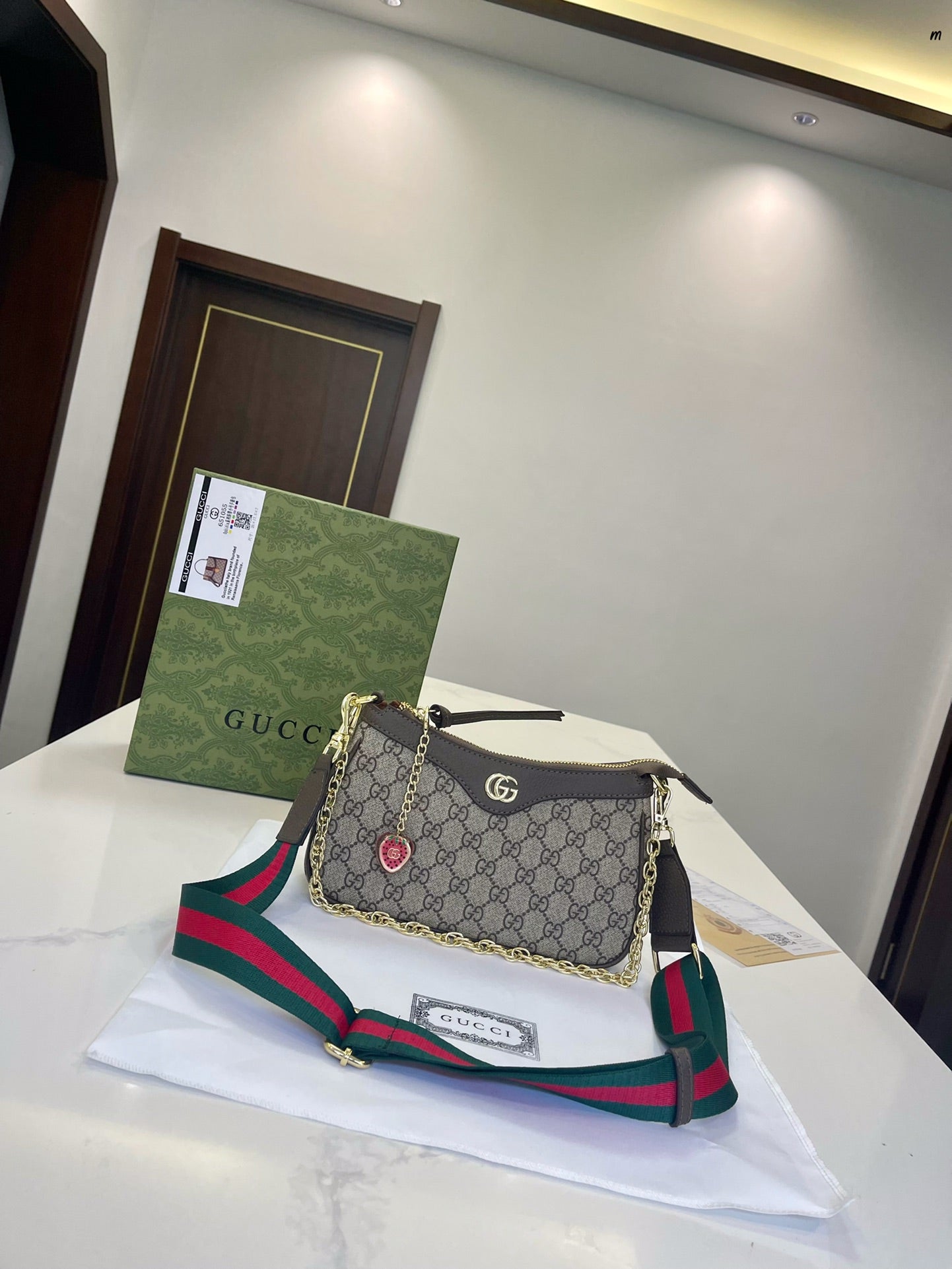 GUCCI BAG  516