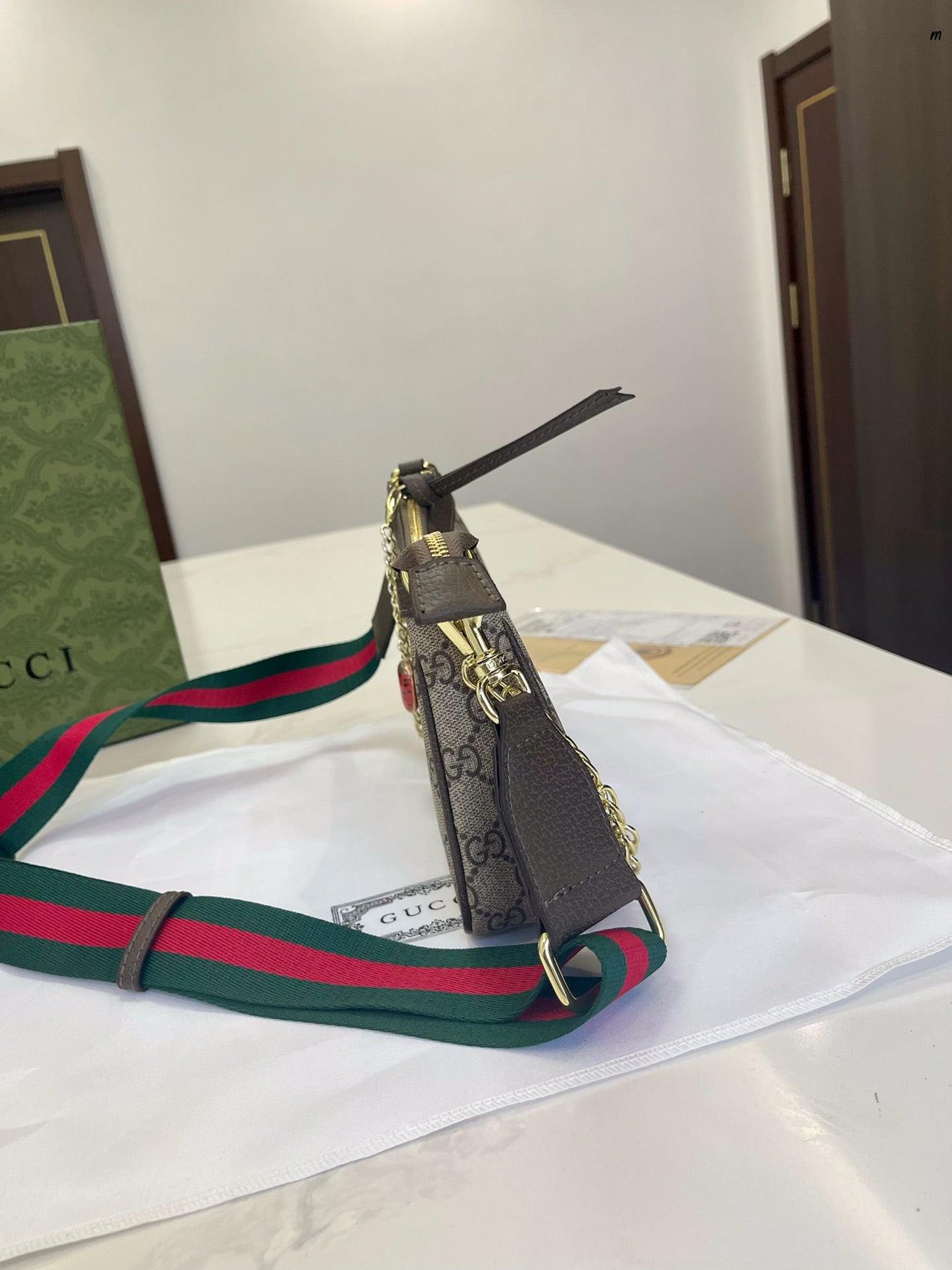 GUCCI BAG  516