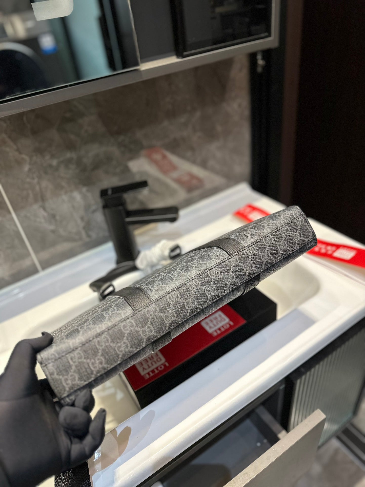 GUCCI BAG  519