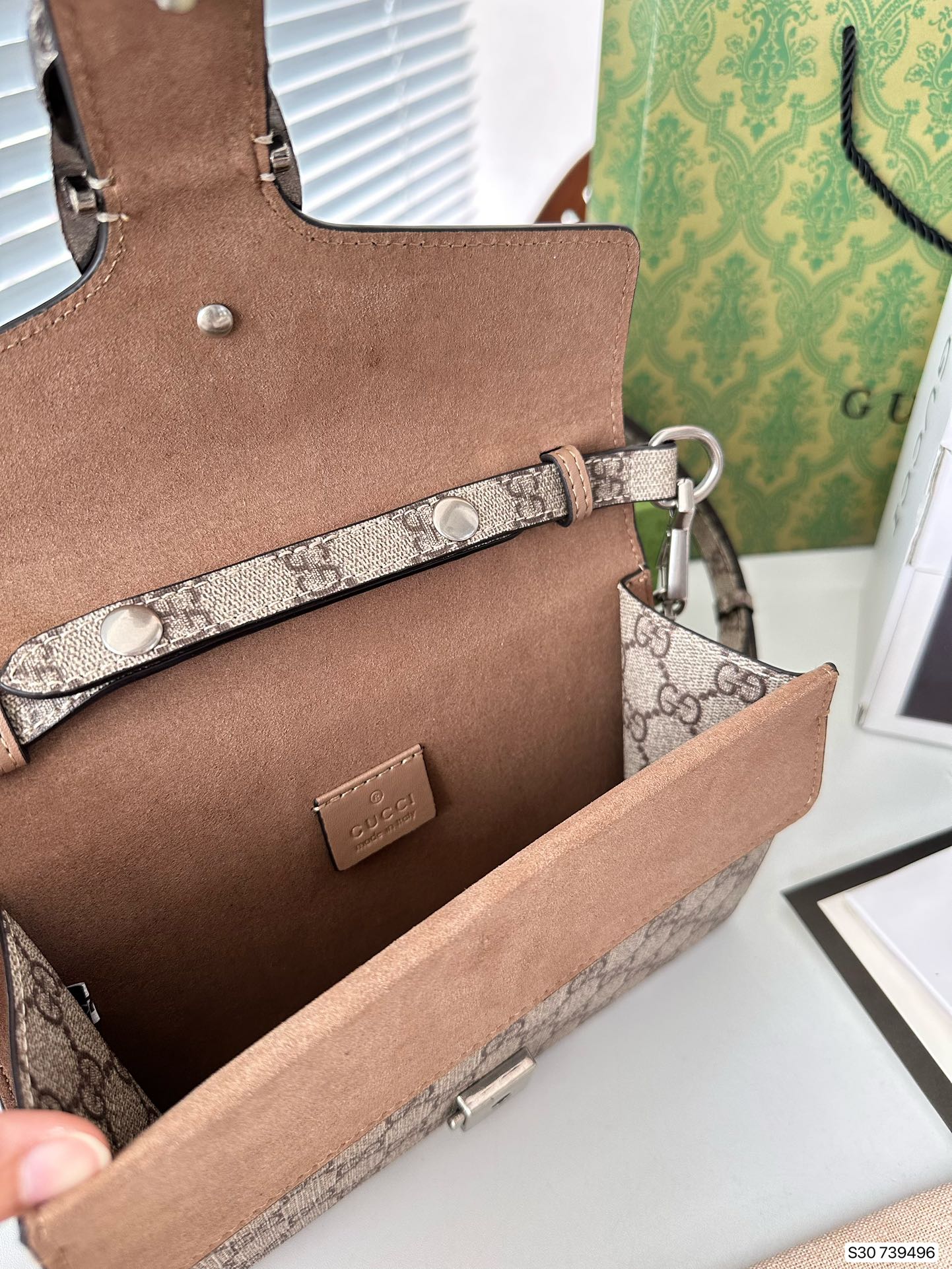 GUCCI BAG 521