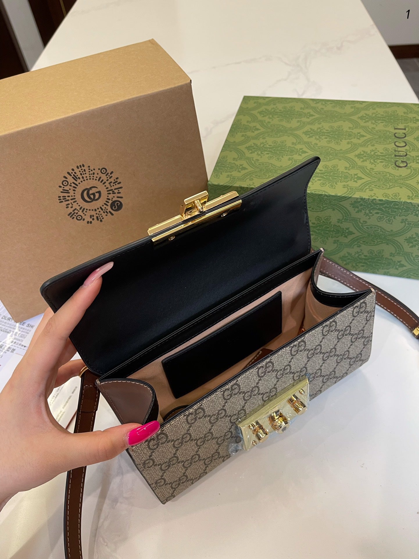 GUCCI BAG 539
