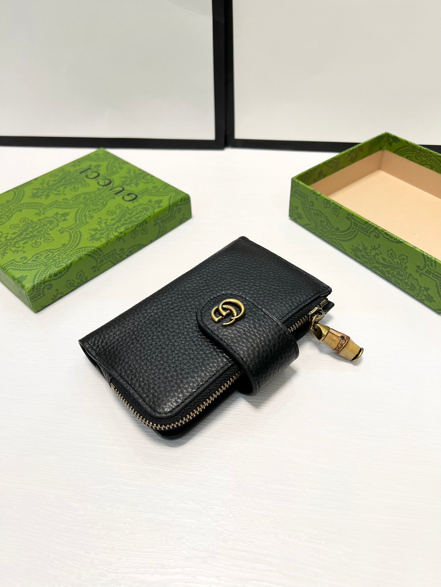 GUCCI BAG 550