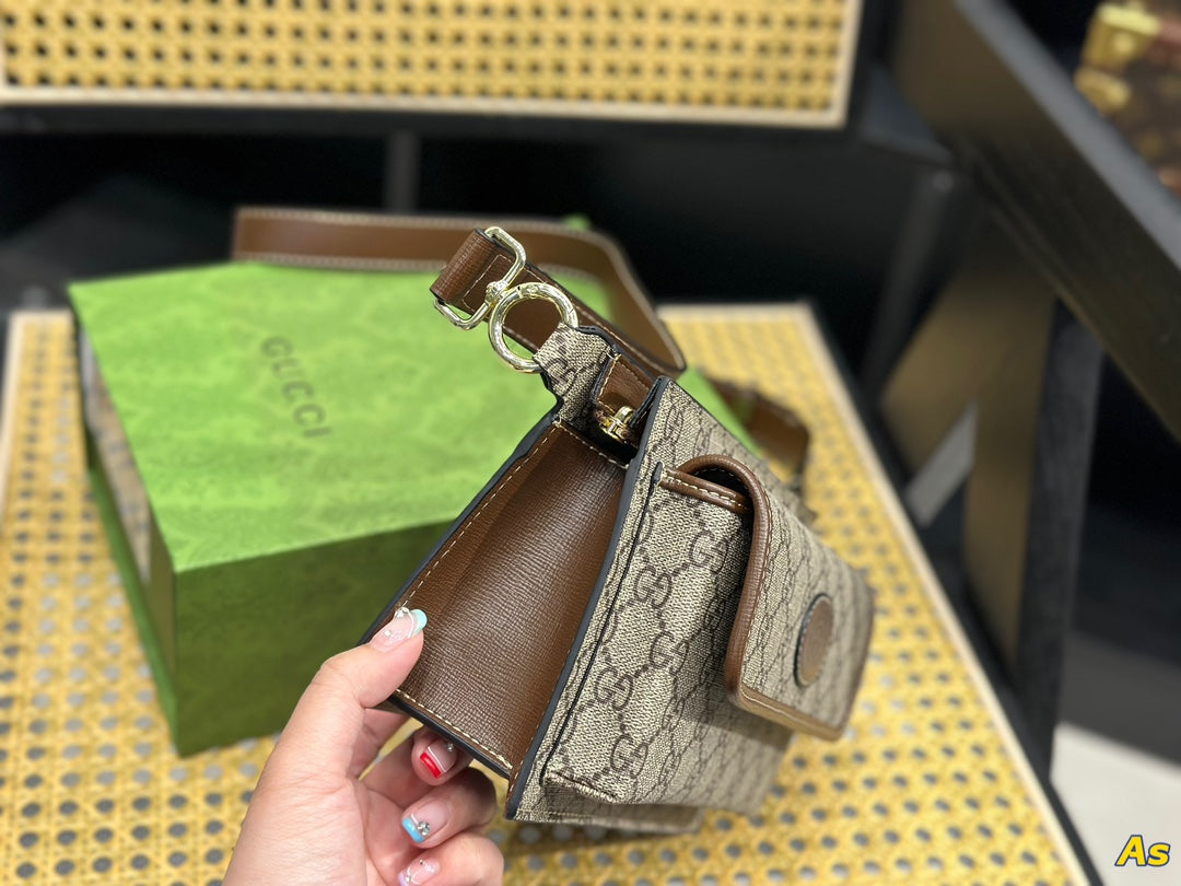GUCCI BAG 554