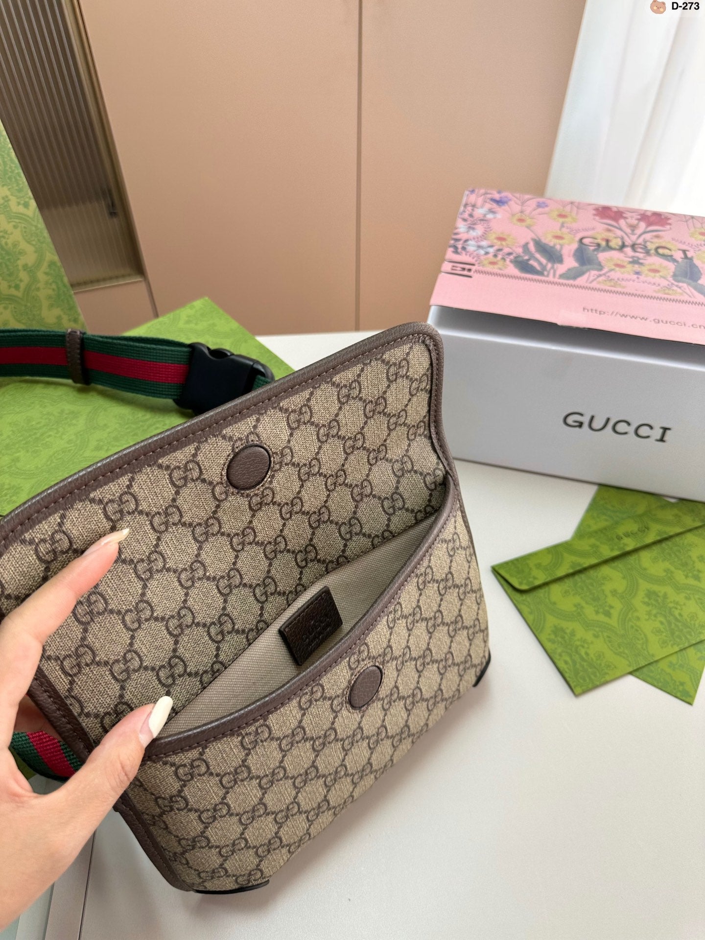 GUCCI BAG 563