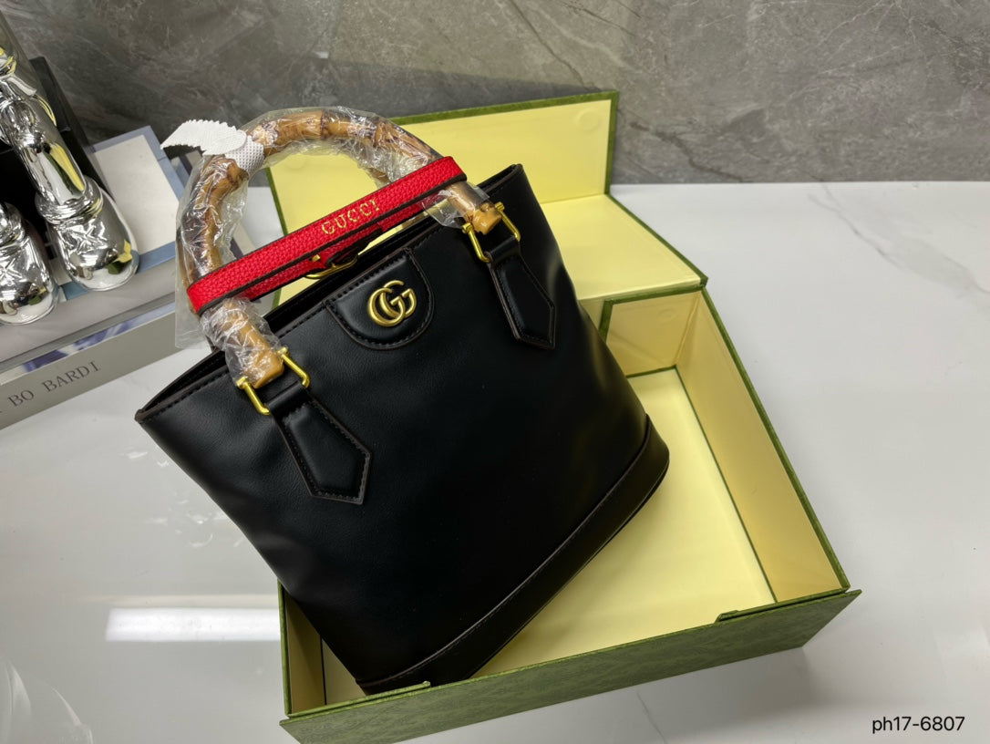 GUCCI BAG  569-1