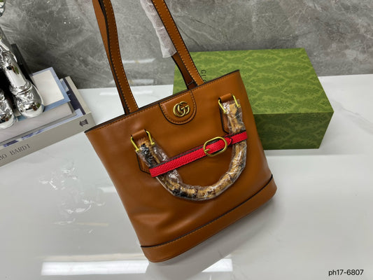 GUCCI BAG 569-2