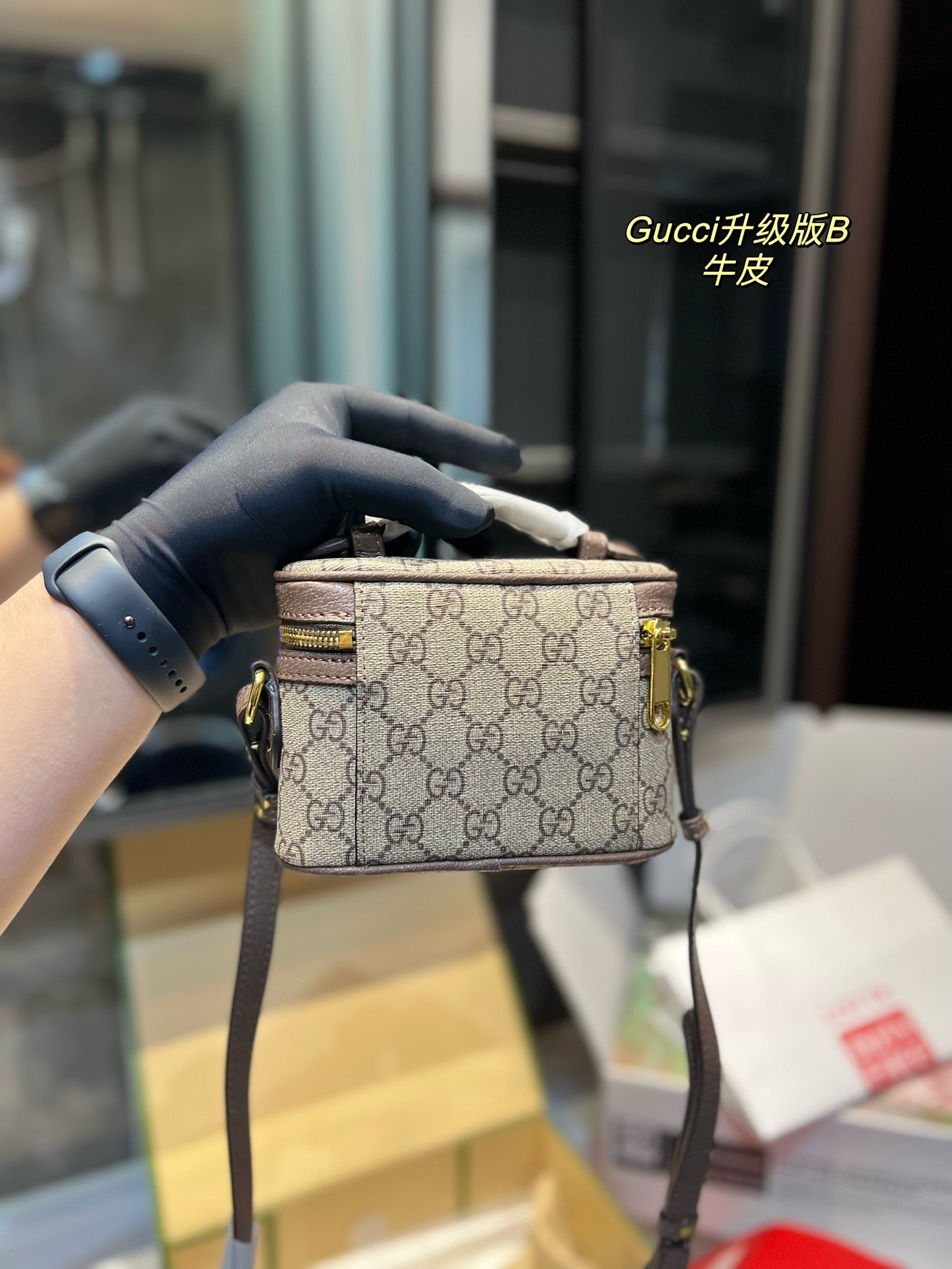 GUCCI BAG 588