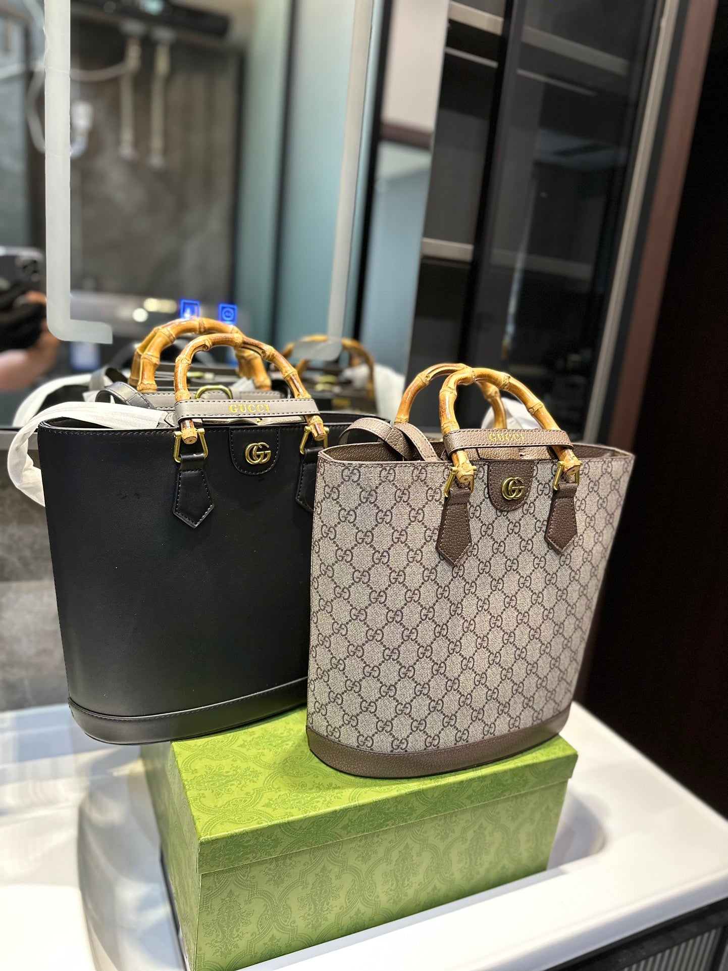 GUCCI BAG 600