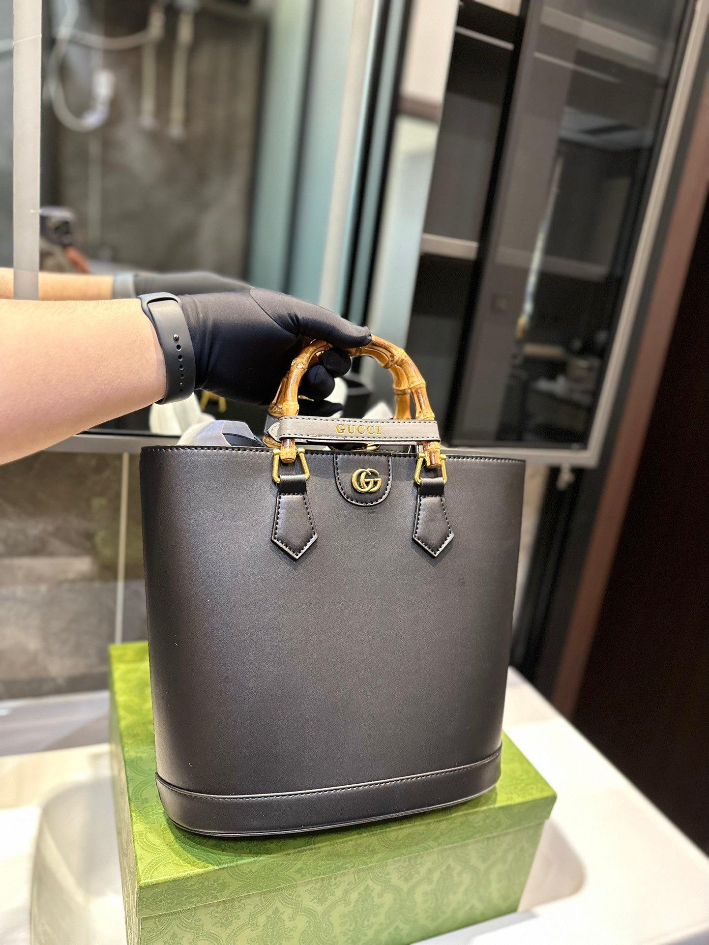 GUCCI BAG 600