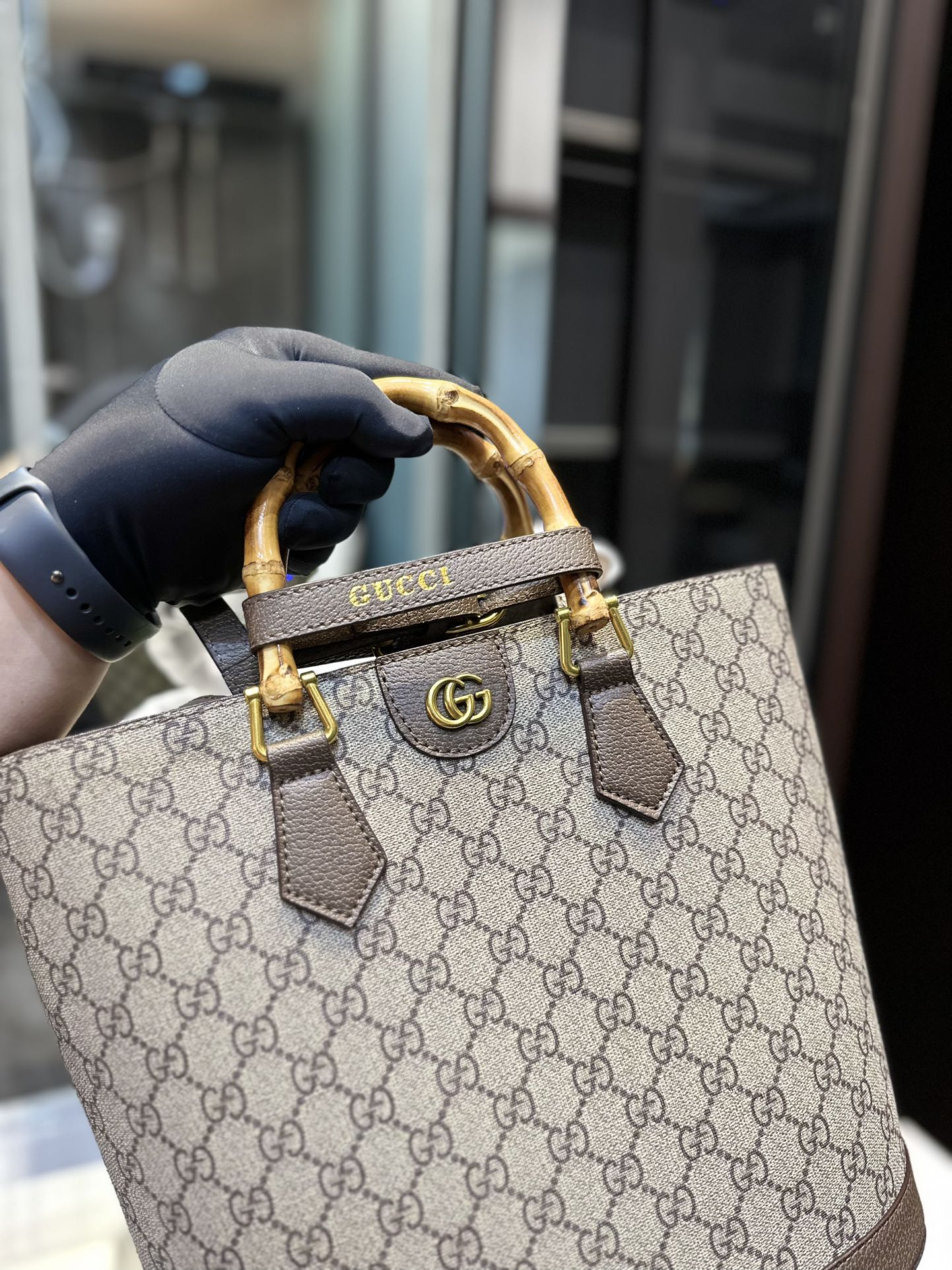 GUCCI BAG 600