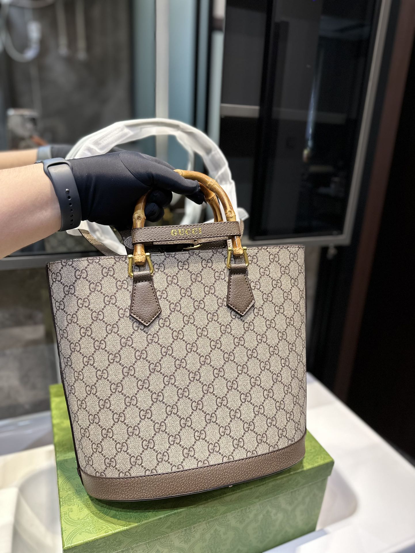 GUCCI BAG 600