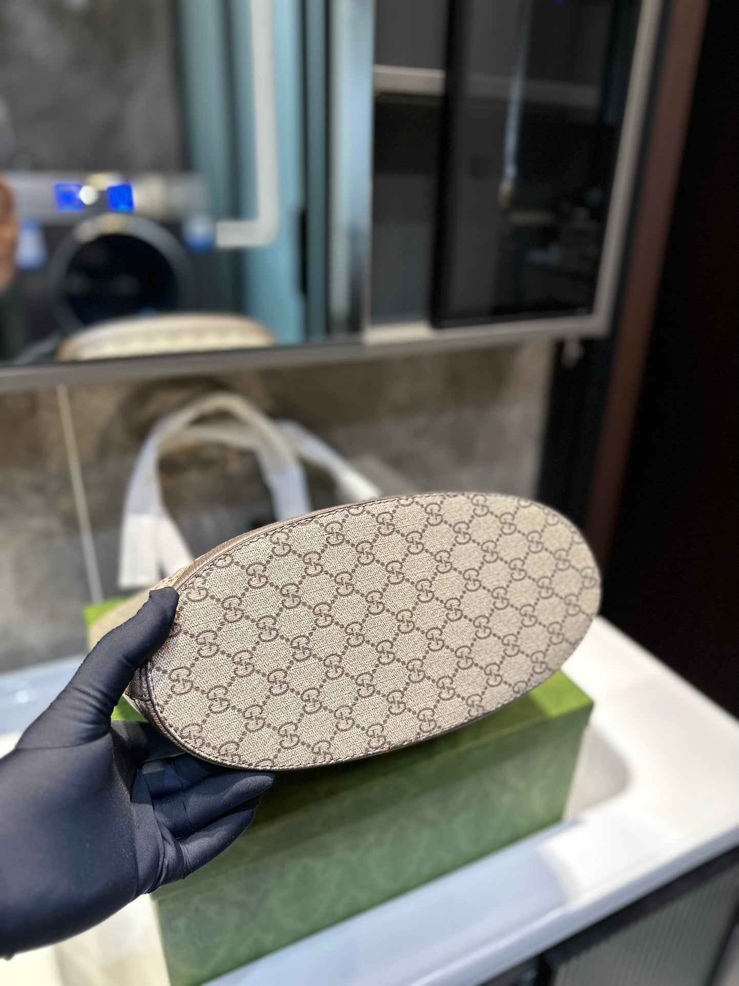 GUCCI BAG 600