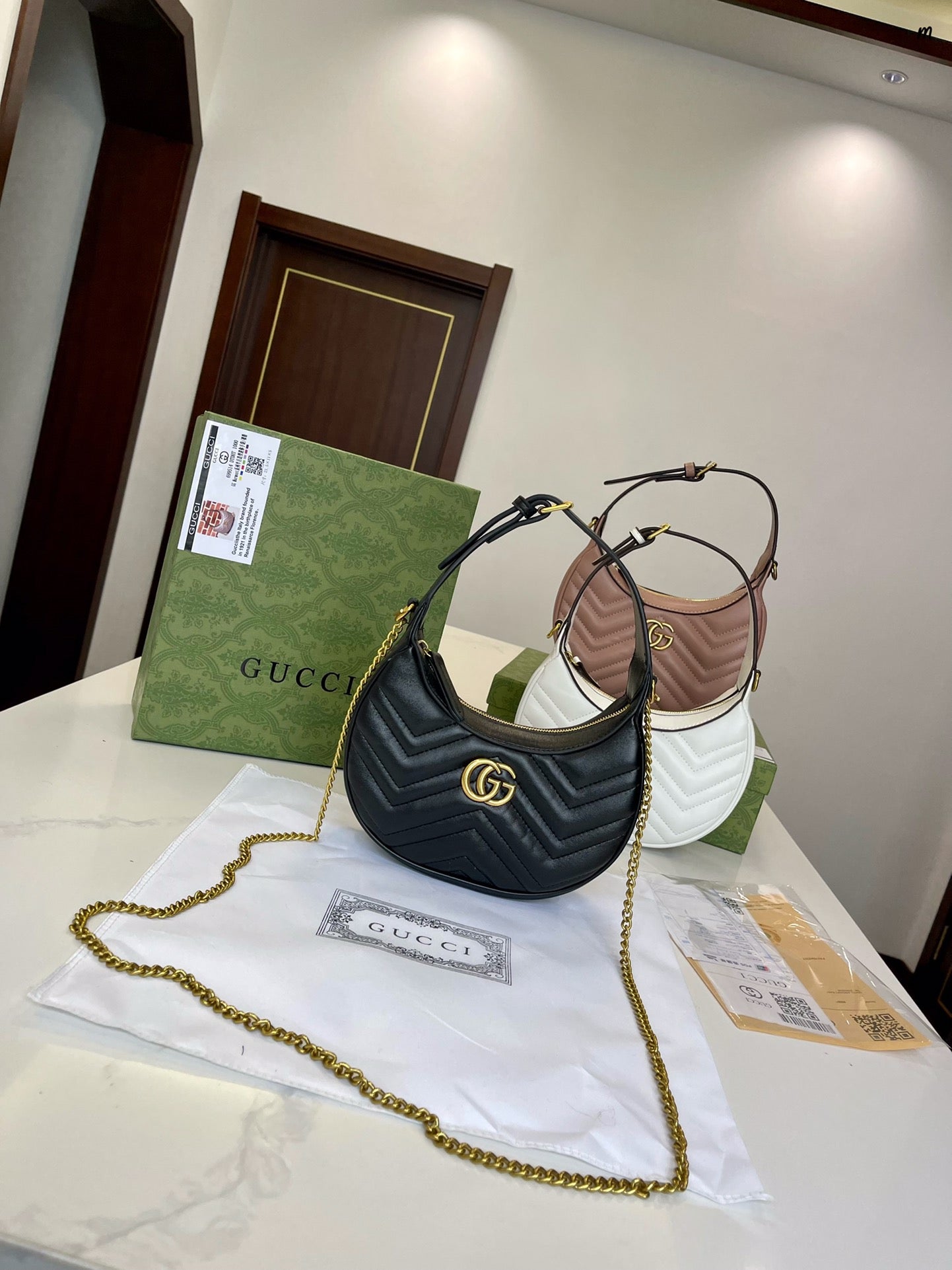 GUCCI BAG 670-1